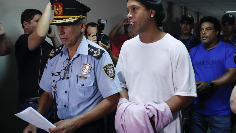 Prisión preventiva para Ronaldinho en Paraguay Prisión preventiva para Ronaldinho en Paraguay