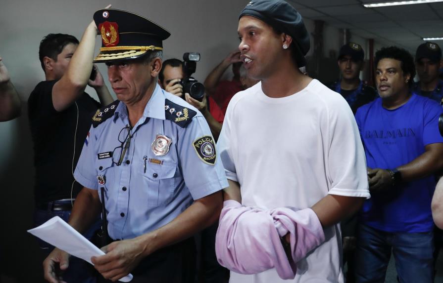 Prisión preventiva para Ronaldinho en Paraguay