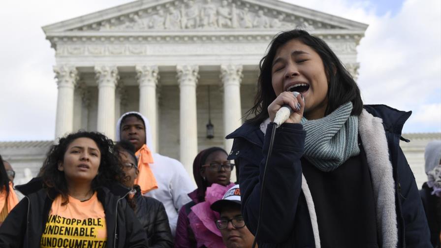 Corte de EEUU revisará el programa para migrantes DACA Corte de EEUU revisará el programa para migrantes DACA