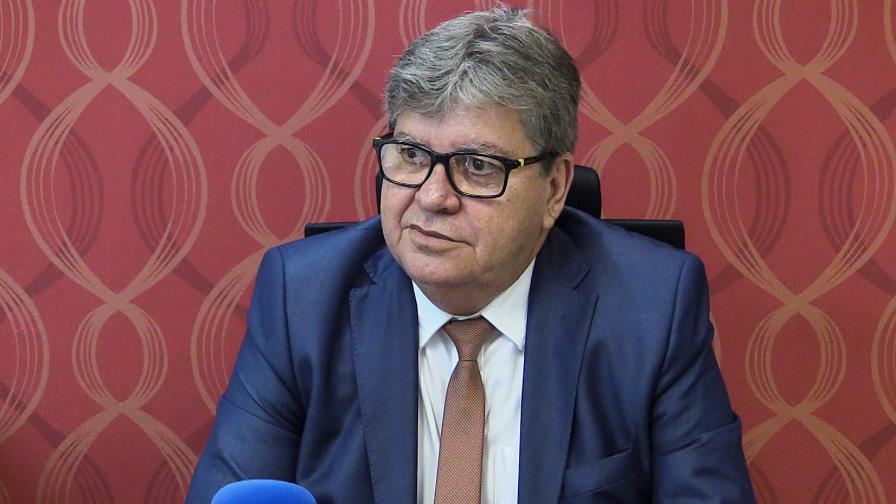 Brasil ha de pedir ayuda por el vertido de crudo, dice gobernador afectado Brasil ha de pedir ayuda por el vertido de crudo, dice gobernador afectado