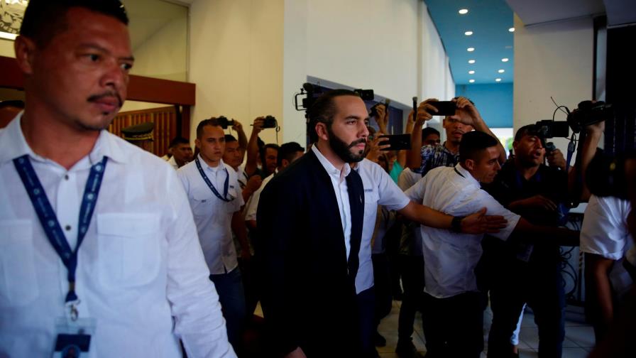 El Congreso de El Salvador condena “intento de golpe” del presidente Bukele