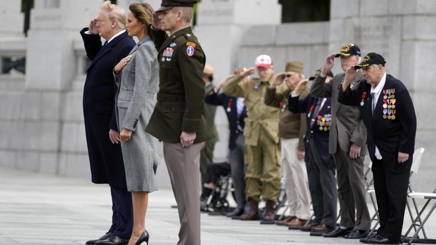 Veteranos de guerra acompañan a Trump en Día de la Victoria