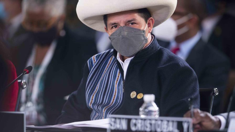 Presidente de Perú niega comunismo, invita inversión en EEUU