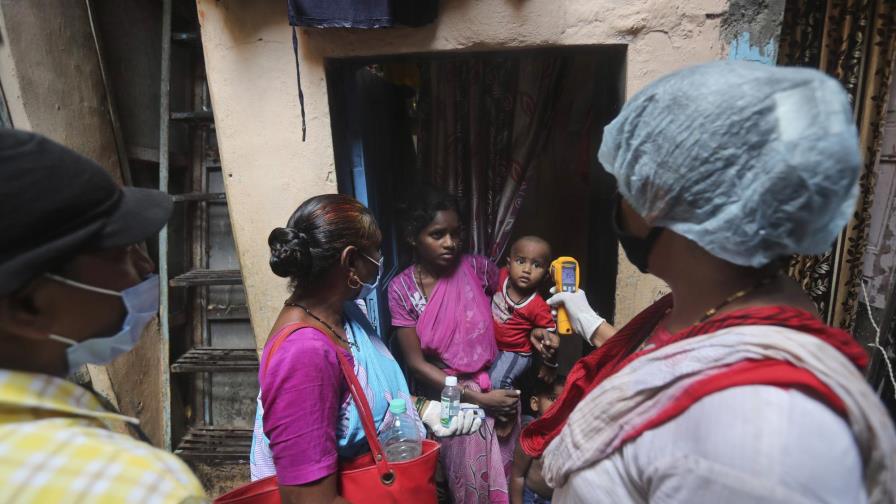 India suma 89.000 casos de coronavirus, reabrirá escuelas
