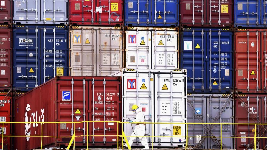 Exportaciones chinas suben un 21.4%, el crecimiento remite