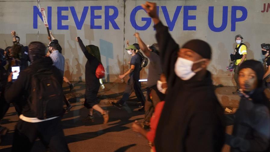 Desolados, manifestantes toman las calles por Breonna Taylor Desolados, manifestantes toman las calles por Breonna Taylor