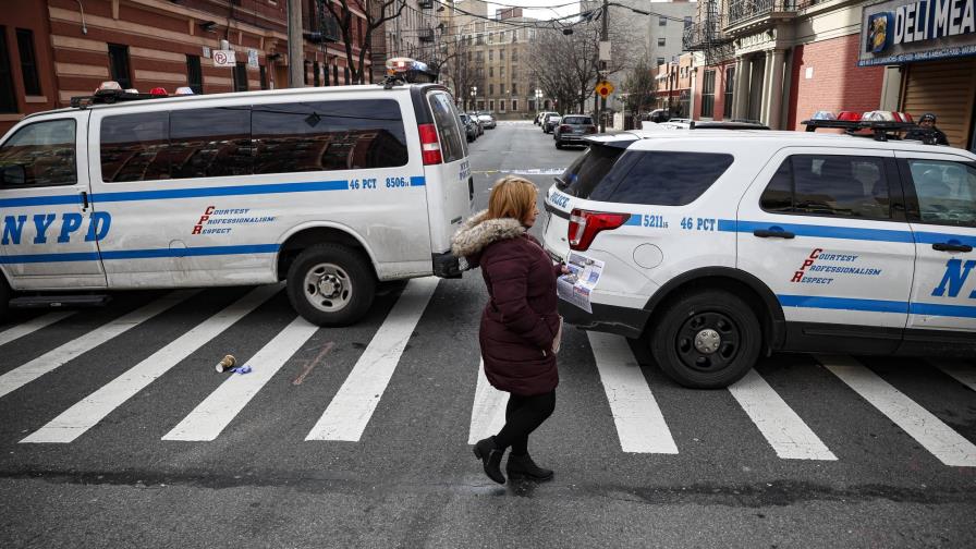 Dos policías heridos de bala en ataques por separado en Nueva York Dos policías heridos de bala en ataques por separado en Nueva York
