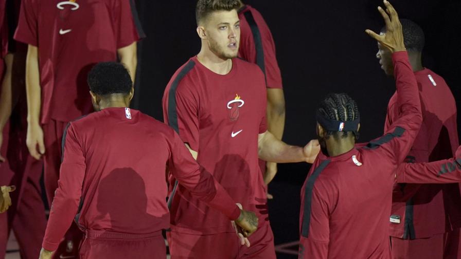 Miami traspasa a Meyers Leonard a OKC por Ariza