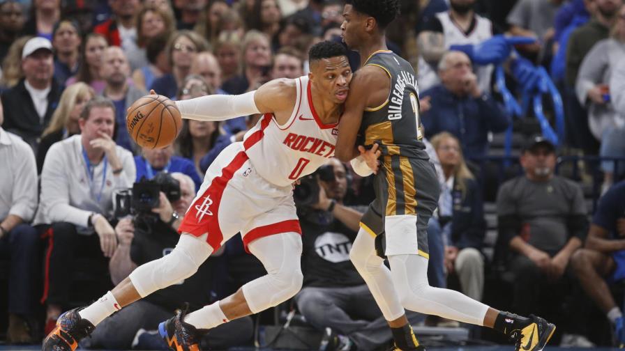 Westbrook regresa con 34 puntos, Thunder arrolla a Rockets