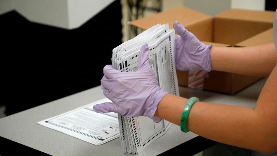 EE.UU., aún sin presidente y ante una crisis institucional