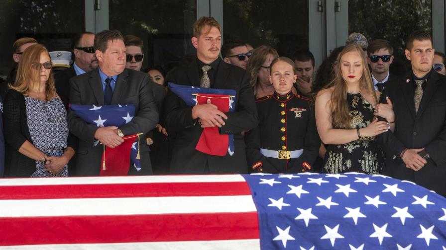 Despiden en California a marines caídos en Afganistán