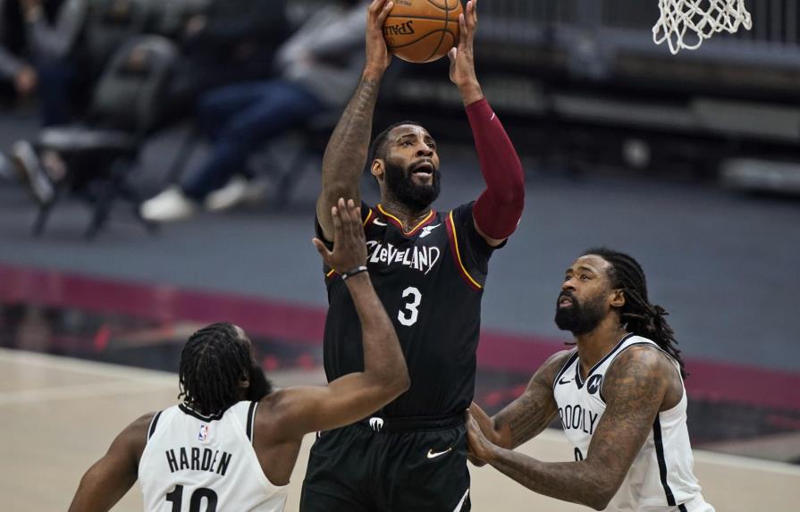 Cavaliers sondean canjear a Andre Drummond