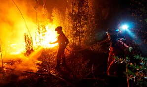 M&aacute;s de 63,000 afectados en Espa&ntilde;a por dos grandes incendios forestales
