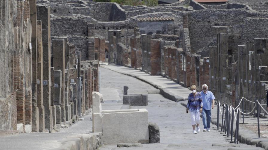 Pareja de EE.UU. pasa 75 días en cuarentena para visitar Pompeya