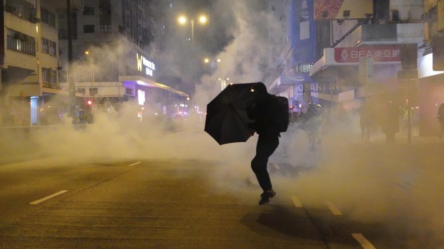 Gran multitud en Hong Kong para la primera marcha de 2020