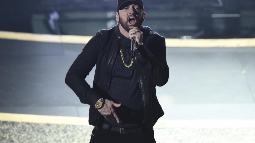 Eminem sorprende al aparecer en los Oscar 17 años después