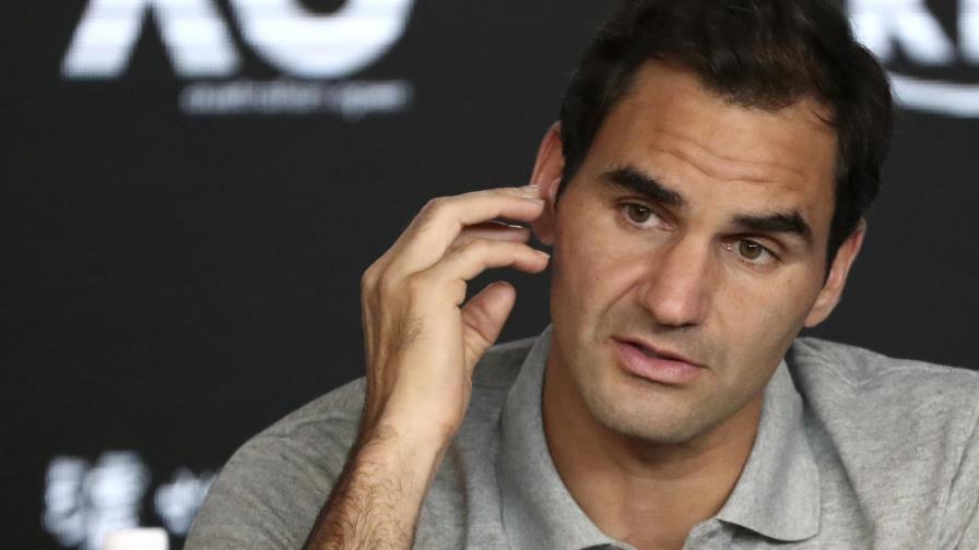 Federer se opera la rodilla y no acudirá a Roland Garros