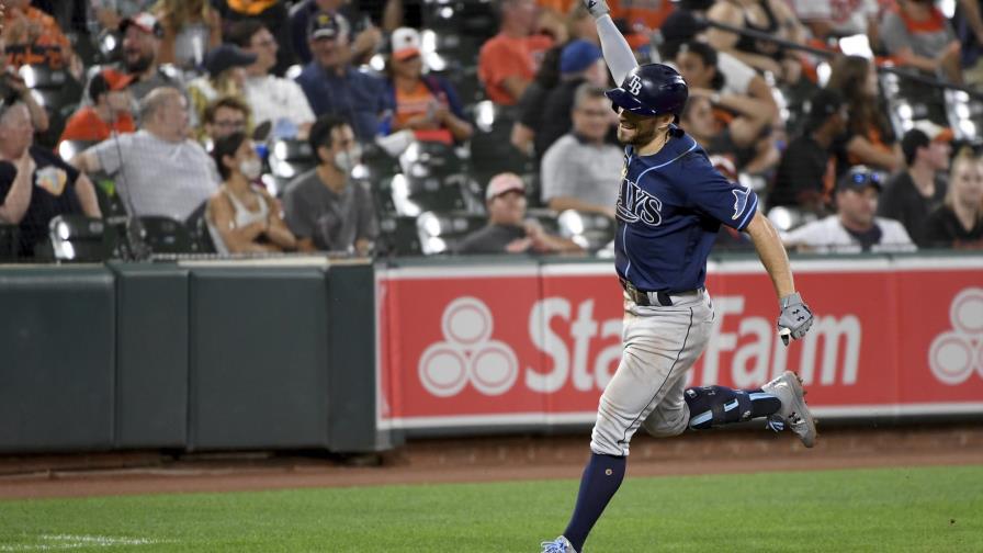 Lowe logra grand slam y Rays arrollan a Orioles