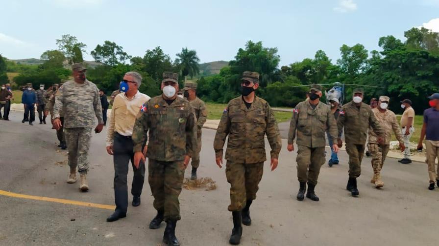 Paulino Sem recorre la frontera junto al próximo ministro de Defensa