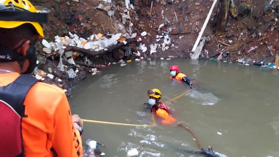 Cañada arrastra niño de 10 años en el kilómetro 13 de la autopista Duarte Cañada arrastra niño de 10 años en el kilómetro 13 de la autopista Duarte