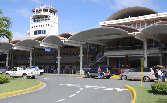 Esperan más de 150 mil viajeros durante diciembre por el aeropuerto del Cibao