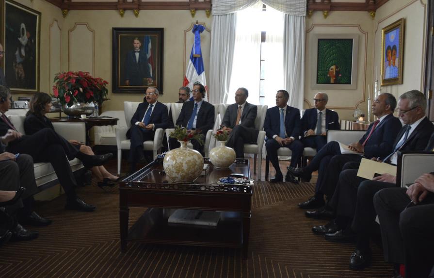 Delegación de agencia de Estados Unidos visita al presidente Medina