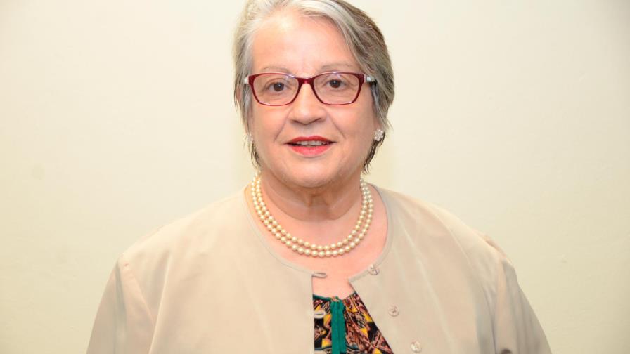 Escritora Delia Blanco impartirá curso sobre literatura francófona 