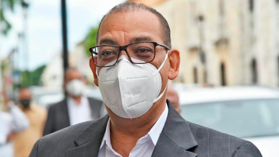 Fallece el padre del ministro de Obras Públicas; funcionario abandona actividad con el presidente