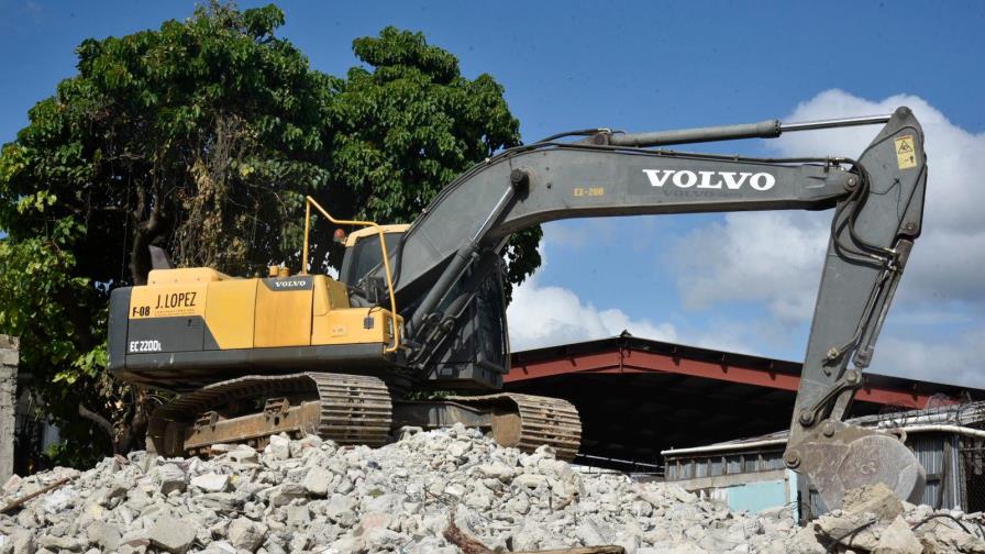 Residentes barrio Enriquillo rechazan demolición de viviendas para extensión del Metro 