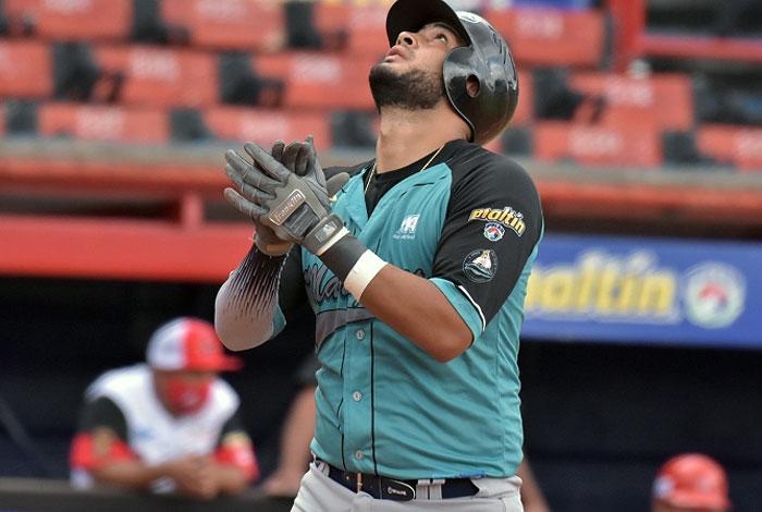 Béisbol del Caribe: Bravos ganan a Navegantes y mantienen liderato en Venezuela