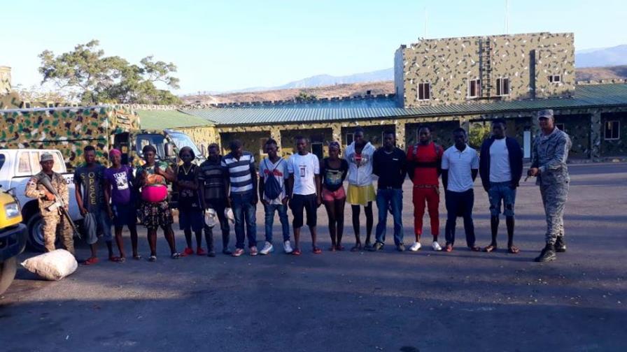 Migración deporta más de dos mil indocumentados Migración deporta más de dos mil indocumentados