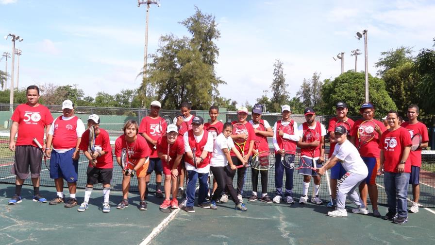 Entrenamientos del Invitacional Mundial de Tenis de Olimpíadas Especiales entran en recta final