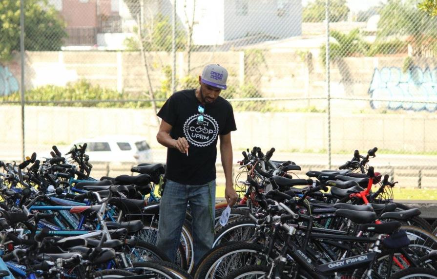 Fundación JJ Barea entrega en Puerto Rico 400 bicicletas como medio de transporte