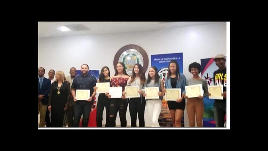 Reconocen a atletas criollos participantes en los Juegos Nacionales 