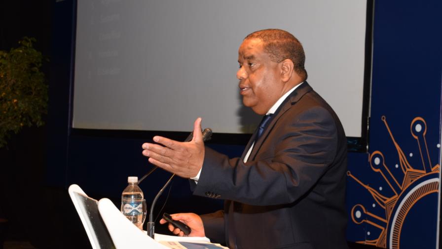 Danilo Díaz apertura XIX Asamblea del CADE en Uruguay