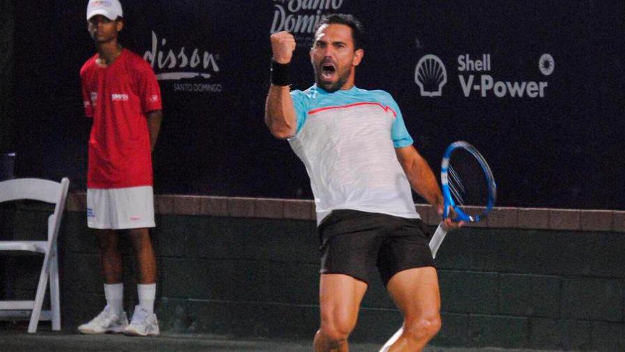 Le rinden homenaje a Víctor Estrella antes de su último partido de sencillos 