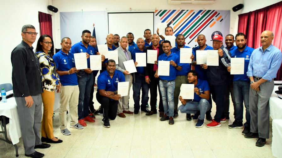 Clausuran curso de administración deportiva 