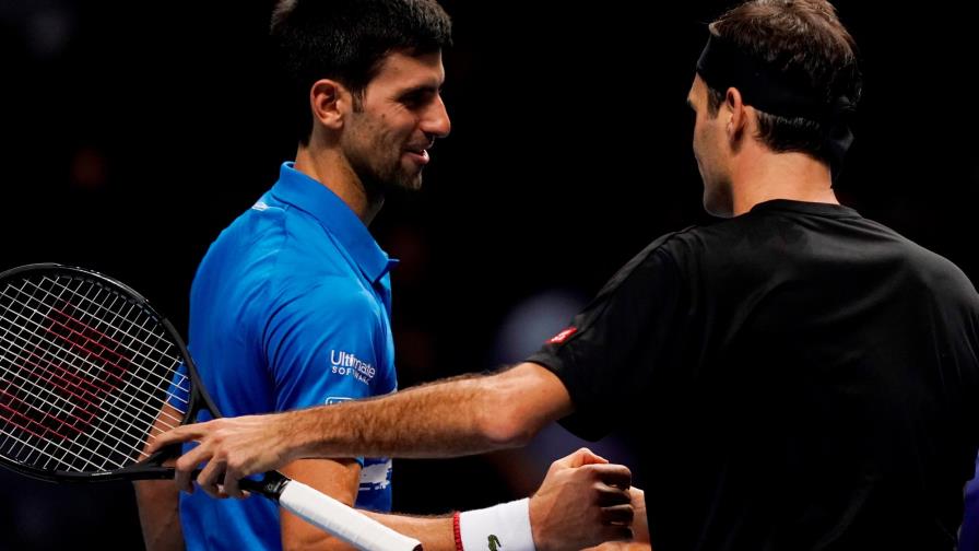 Roger Federer liquida a Novak Djokovic, y Rafael Nadal acabará el año como número uno Roger Federer liquida a Novak Djokovic, y Rafael Nadal acabará el año como número uno