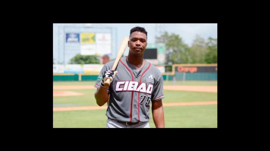 Eloy Jiménez debuta esta semana con los Gigantes del Cibao Eloy Jiménez debuta esta semana con los Gigantes del Cibao