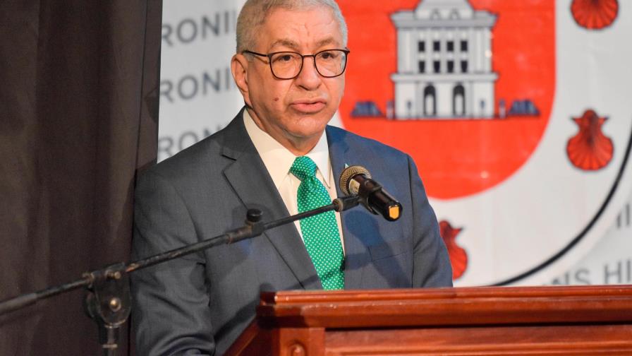 Unión Deportiva de Santiago reconoce a Adriano Miguel Tejada y a Tito Pereyra Unión Deportiva de Santiago reconoce a Adriano Miguel Tejada y a Tito Pereyra