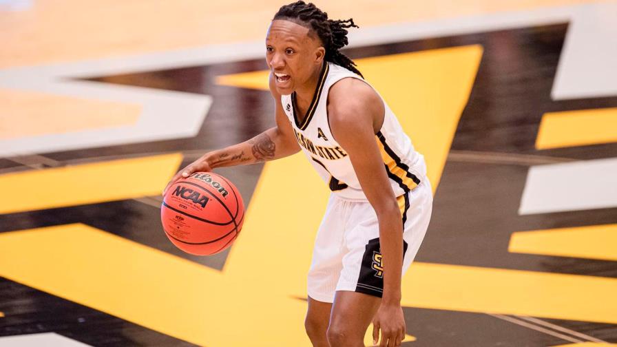 Jugadora de baloncesto de la NCAA, detenida y acusada de homicidio Jugadora de baloncesto de la NCAA, detenida y acusada de homicidio