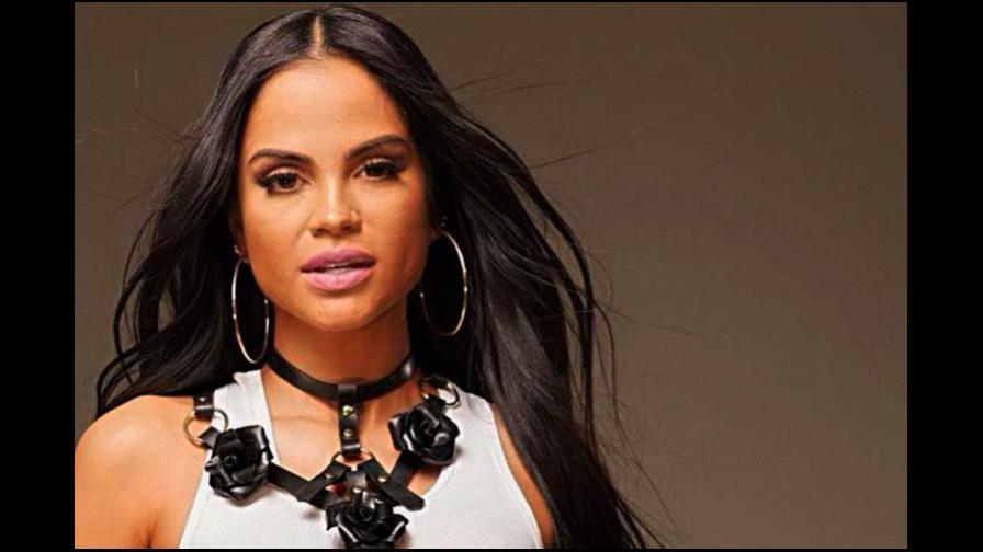 Natti Natasha lanzará la primera bola en el partido Licey y Águilas 