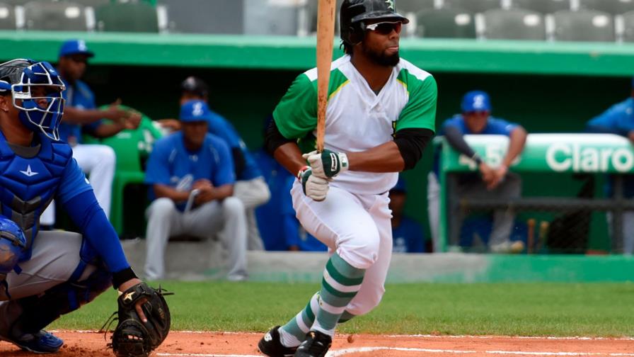 Águilas adquieren a Aneury Tavarez, Rainel Rosario pasa a las Estrellas 