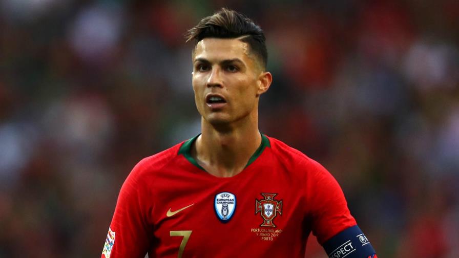 Cristiano Ronaldo y  selección portuguesa apoyan al fútbol no profesional 