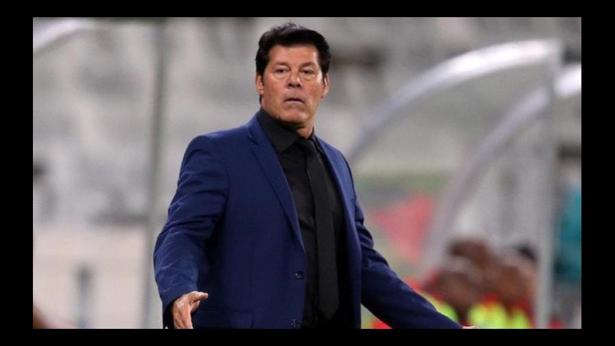 Club de fútbol despide a su entrenador por sus palabras racistas Club de fútbol despide a su entrenador por sus palabras racistas