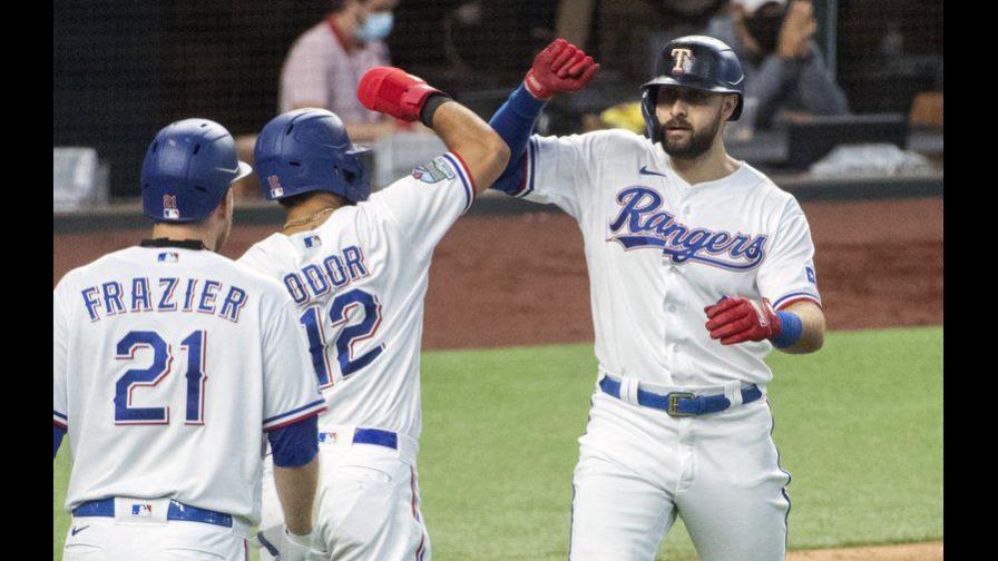Rangers anotan 5 en la octava y derrotan a Diamondbacks Rangers anotan 5 en la octava y derrotan a Diamondbacks