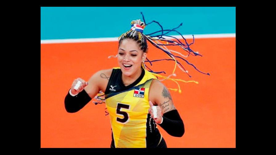 Brenda Castillo se fractura brazo en accidente automovilístico