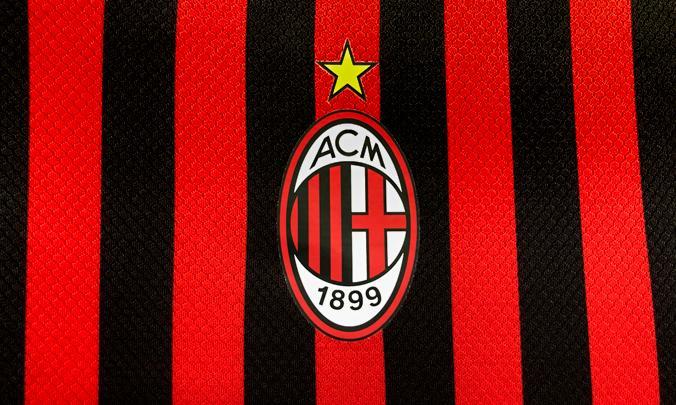 Fanático del AC Milan apuñalado tras un partido por otro aficionado