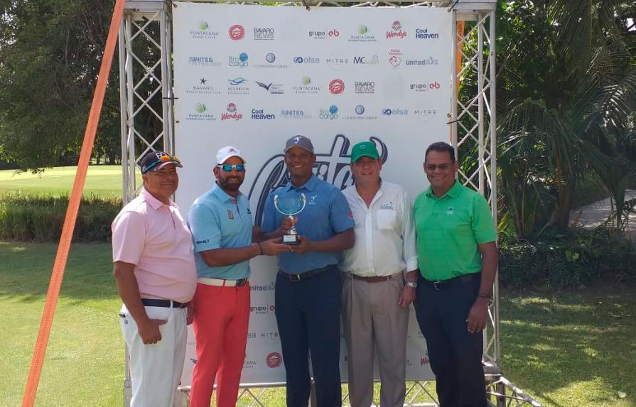 Golfista Julio Santos gana primera parada del Canita Tour