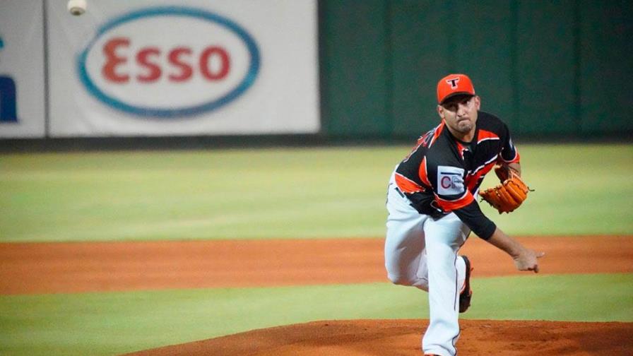 Toros se afianzan en primer lugar en su aniversario, al derrotar al Licey